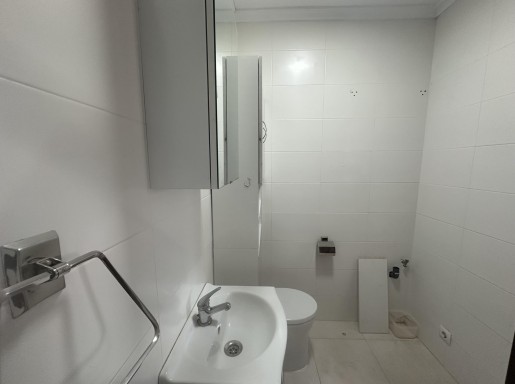 Piso con 2 baños y ascensor