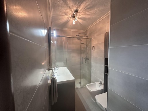 Piso con 2 baños y ascensor