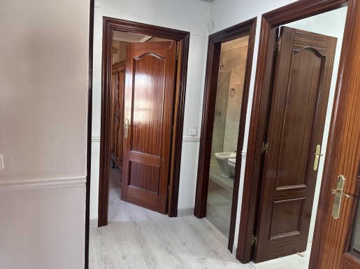 Piso con 2 baños y ascensor