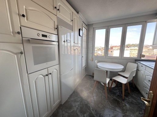 Piso con 2 baños y ascensor