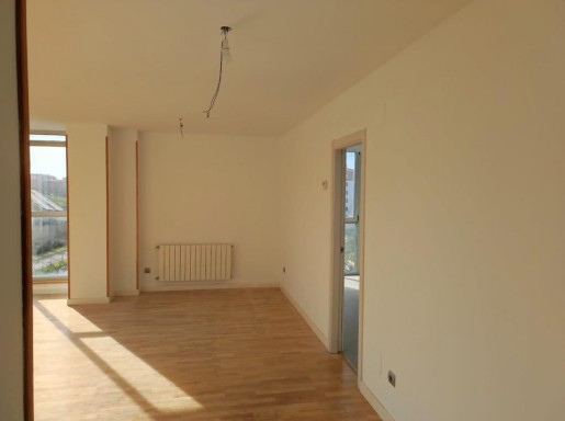 atico con terrazas y piscina