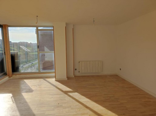 atico con terrazas y piscina