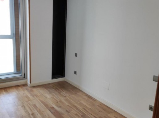 atico con terrazas y piscina