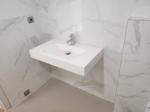 atico con terrazas y piscina