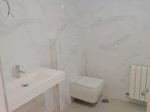 atico con terrazas y piscina