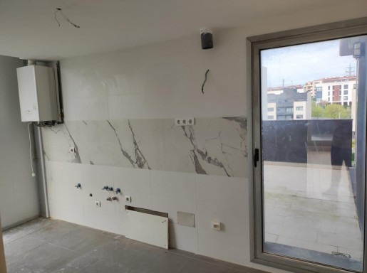 atico con terrazas y piscina