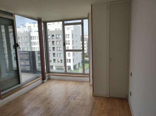 atico con terrazas y piscina