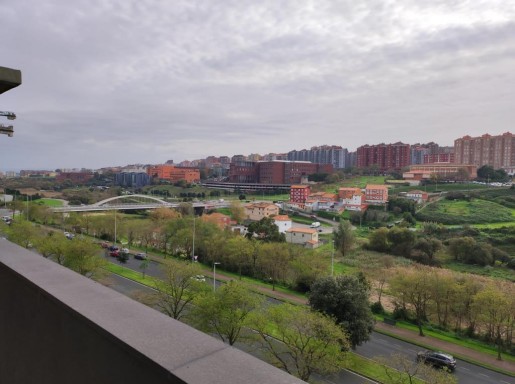 atico con terrazas y piscina