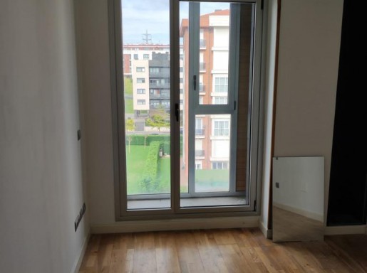 atico con terrazas y piscina