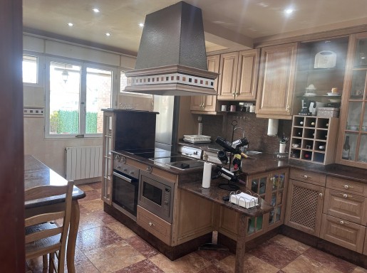 Chalet individual con pisicina