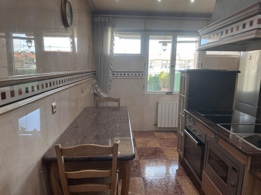 Chalet individual con pisicina