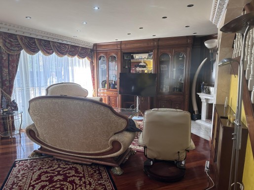 Chalet individual con pisicina