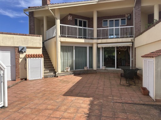 Chalet individual con pisicina