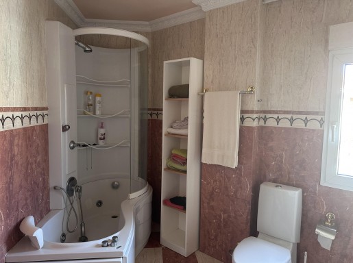 Chalet individual con pisicina