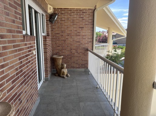 Chalet individual con pisicina