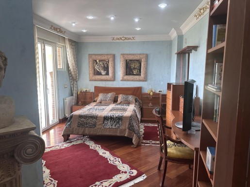 Chalet individual con pisicina