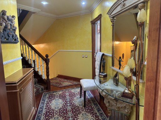 Chalet individual con pisicina