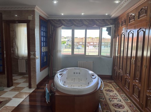 Chalet individual con pisicina