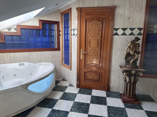 Chalet individual con pisicina