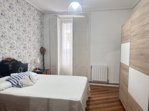 Piso en alquiler en Santander con 2 habitaciones, 1 baños y 90 m2 por 1.000 €/mes