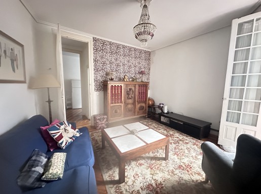 Piso en alquiler en Santander con 2 habitaciones, 1 baños y 90 m2 por 1.000 €/mes