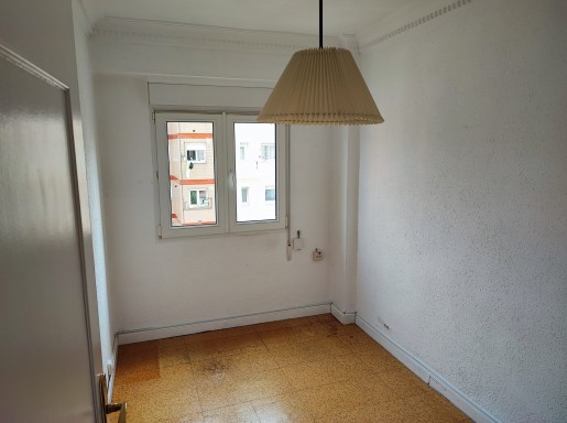 VIVENDA CON VISTAS DESPEJADAS