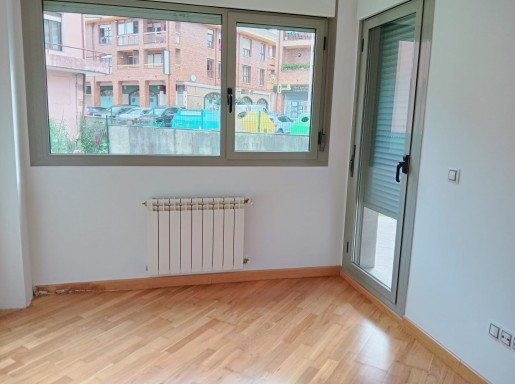 Bajo con jardin 2 haitacioes