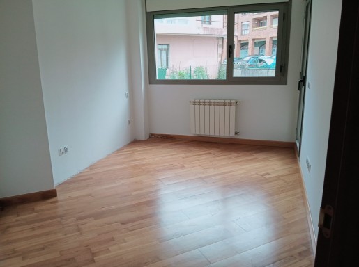 Bajo con jardin 2 haitacioes