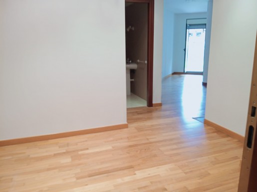 Bajo con jardin 2 haitacioes