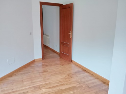 Bajo con jardin 2 haitacioes