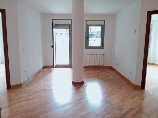 Bajo con jardin 2 haitacioes