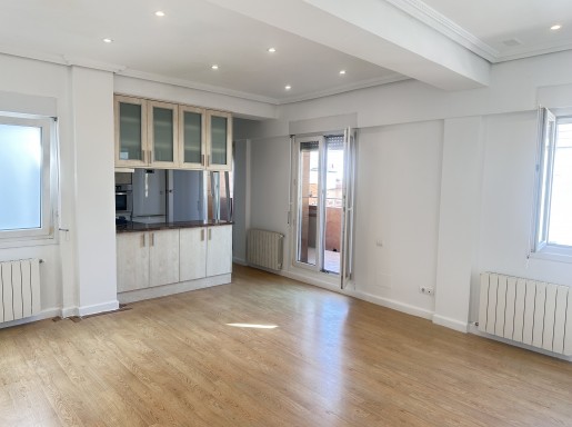 Piso con terrazas y vistas