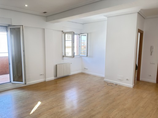 Piso con terrazas y vistas