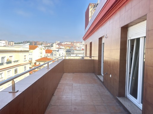 Piso con terrazas y vistas