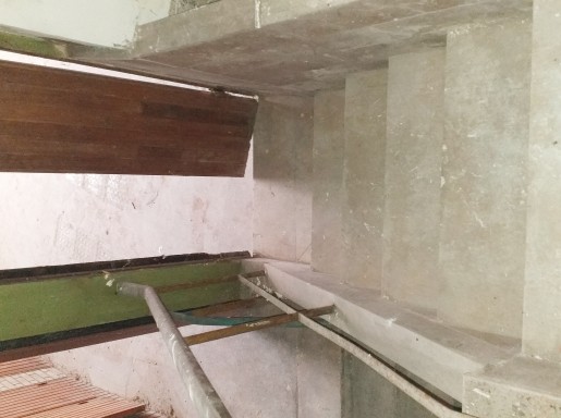 EXCELENTE LOCAL EN TORRELAVEGA