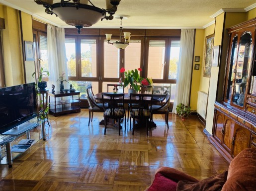 piso con garaje cerrado  