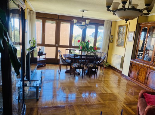 piso con garaje cerrado  