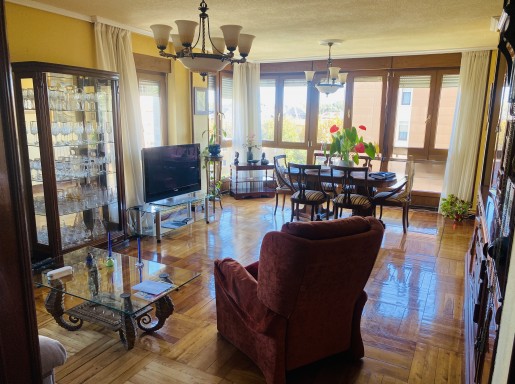 piso con garaje cerrado  