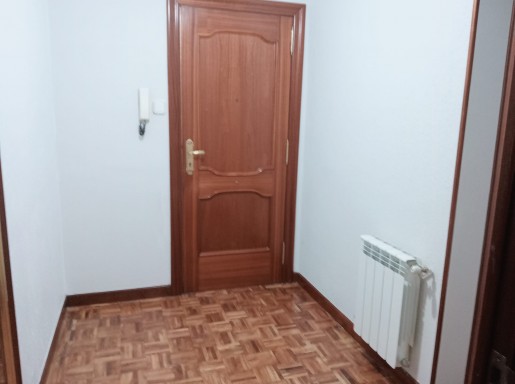 PISO LUMINOSO EN BUEN ESTADO