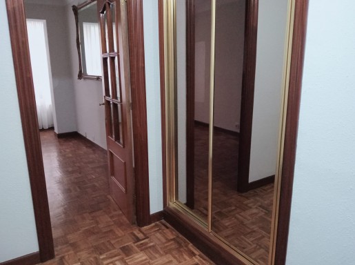 PISO LUMINOSO EN BUEN ESTADO