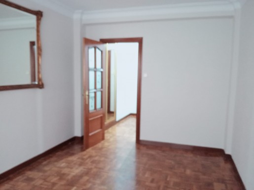 PISO LUMINOSO EN BUEN ESTADO