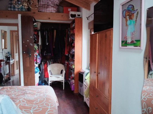 Casa piedra  garaje y jardin