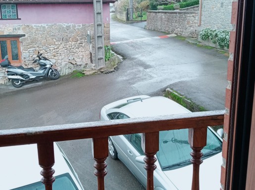 Casa piedra  garaje y jardin