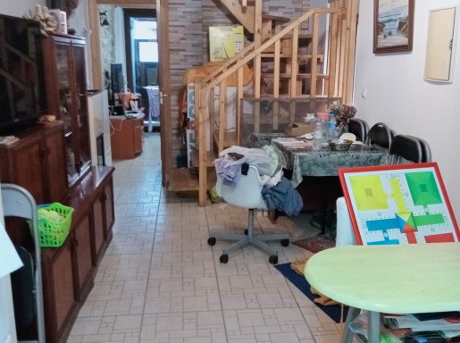 Casa piedra  garaje y jardin