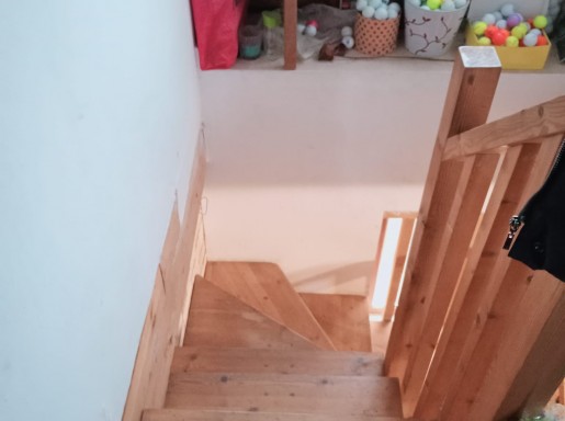 Casa piedra  garaje y jardin