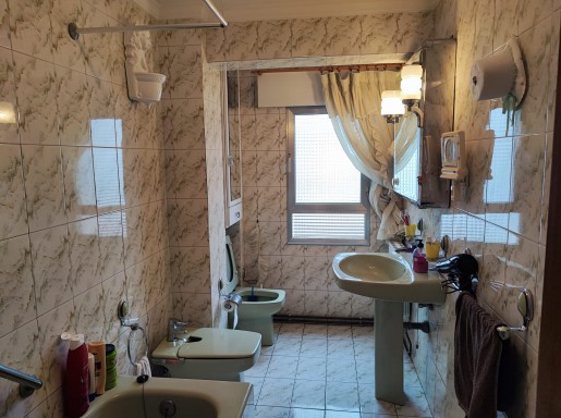 Piso amplio 3 habitaciones