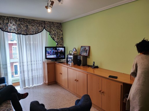 Piso amplio 3 habitaciones