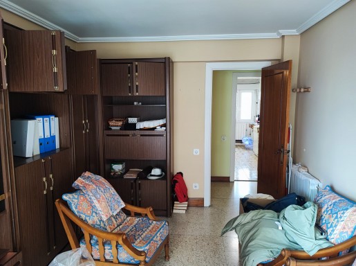 Piso amplio 3 habitaciones