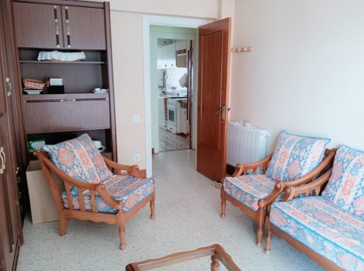 Piso amplio 3 habitaciones