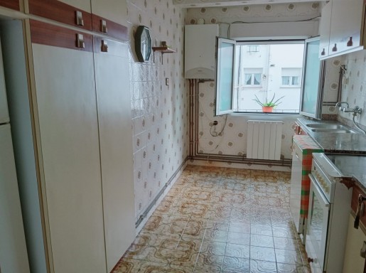 Piso amplio 3 habitaciones